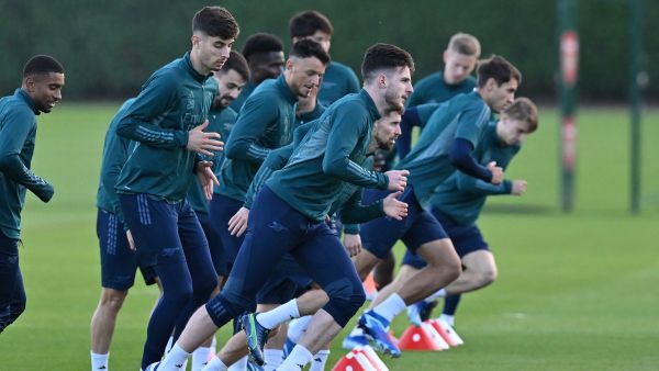 Arsenal's English midfielder #41 Declan Rice (C) takes part with teammates in a training session at Arsenal's training ground in north London on November 7, 2023, on the eve of their UEFA Champions League Group B football match against Sevilla FC. (Photo by Glyn KIRK / AFP)