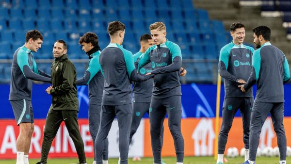 Barcelona's players warm up during a training session in Hamburg, northern Germany on November 6, 2023, on the eve of the UEFA Champions League Group H football match against FC Shakhtar Donetsk. (Photo by Axel Heimken / AFP)