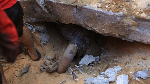 الإحتلال الاسرائيلي ينفذ مئات المجازر في قطاع غزة