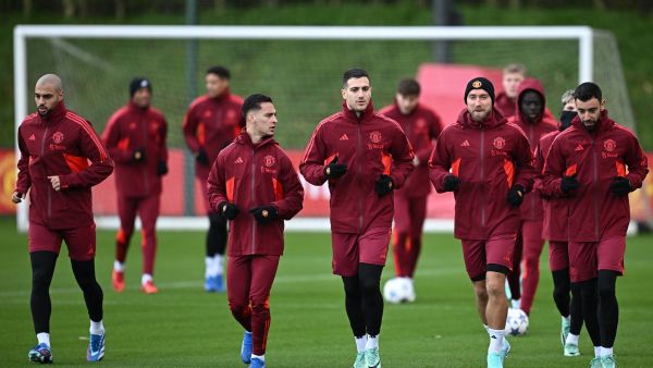 Manchester United players take part in a training session at the Carrington Training Complex in Manchester, north-west England on November 7, 2023 on the eve of their UEFA Champions League Group A football match away against FC Copenhagen. (Photo by Paul ELLIS / AFP)