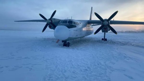 Russian aircraft landed on Frozen river