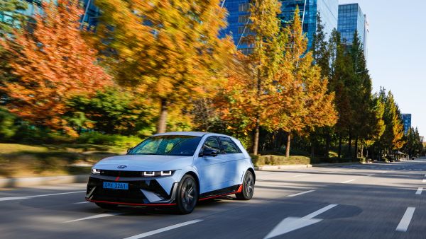 Groundbreaking Hyundai IONIQ 5 N named Car of the Year by TopGear.com 