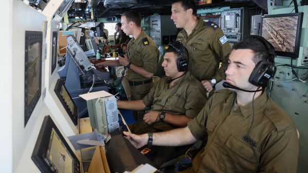  الهجوم تم باستخدام صاروخ بحري وطائرة مسيرة بحرية