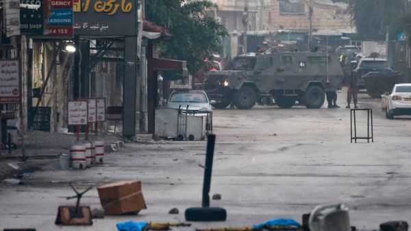 مركبات عسكرية اسرائيلية في مخيم جنين