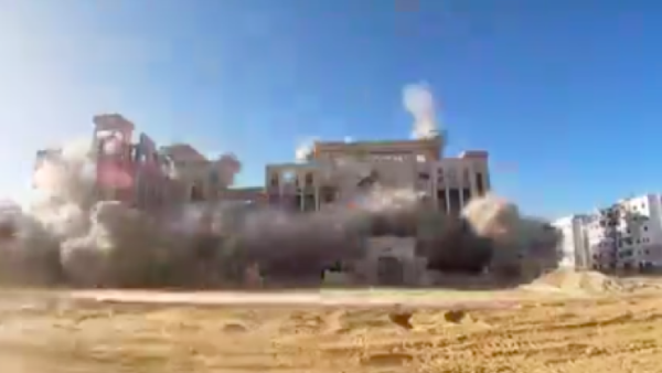 تفجير مجمع المحاكم في مدينة الزهراء وسط قطاع غزة