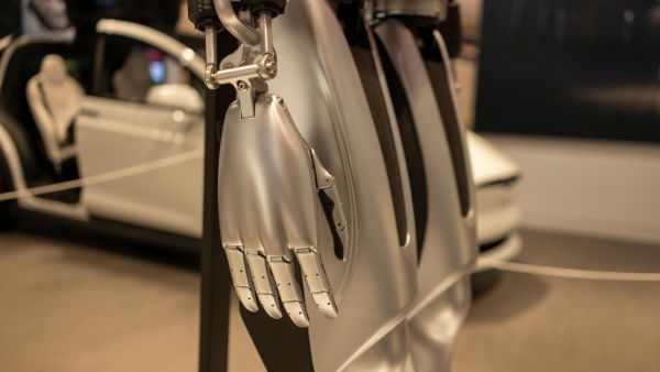 robot in tesla