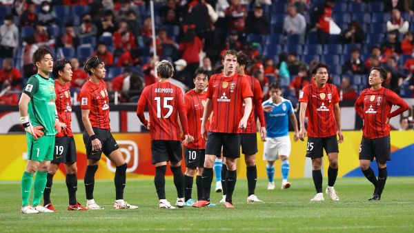 Players of Japan's Urawa Reds react after their loss in the AFC Champions League group stage football match against South Korea's Pohang Steelers at Saitama Stadium in Saitama on October 24, 2023. (Photo by JIJI PRESS / AFP) / JAPAN OUT