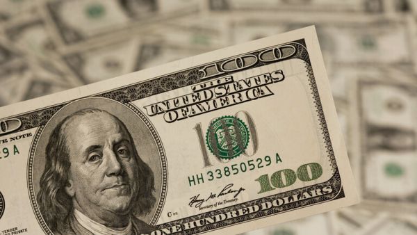 مصر: 1000 دولار تكلفة إصدار بطاقة إقامة للأجانب