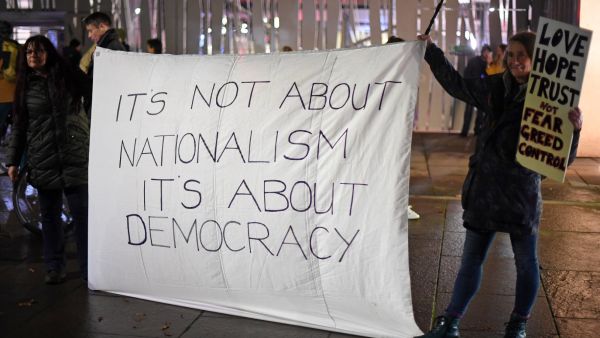 Millions of overseas Brits now eligible to vote in UK elections. (Andy Buchanan/ AFP)