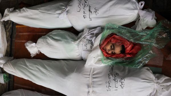 (10,000) شهيد من الأطفال.