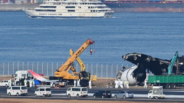 plane crashes