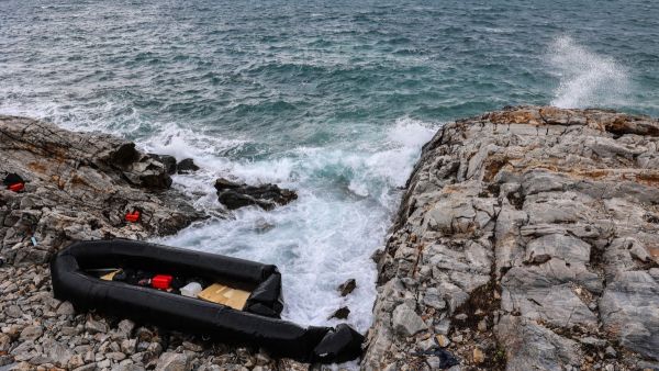 Migrant boat tragedy off Greek island leaves two dead, two missing. (Manolis LAGOUTARIS/ AFP)