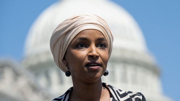 Ilhan Omar deportation calls grow from republicans. (Saul Loeb/ AFP)