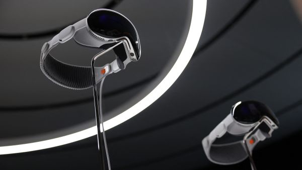 Apple Vision Pro Headset