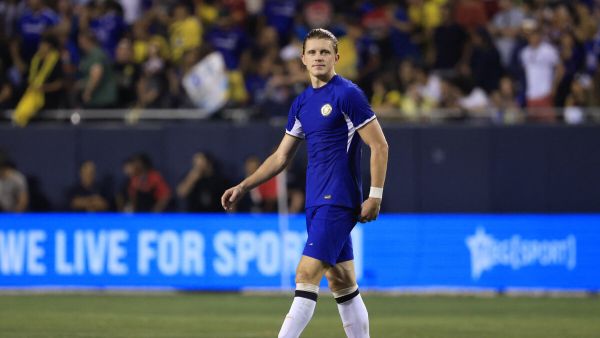 Conor Gallagher #23 of Chelsea FC looks on during the pre-season friendly match Borussia Dortmund at Soldier Field on August 02, 2023 in Chicago, Illinois. Justin Casterline/Getty Images/AFP (Photo by Justin Casterline / GETTY IMAGES NORTH AMERICA / Getty Images via AFP)