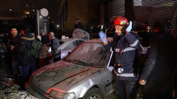 يعد العاروري من مؤسسي كتائب "عز الدين القسام"، وقد أمضى سنوات في السجون الإسرائيلية