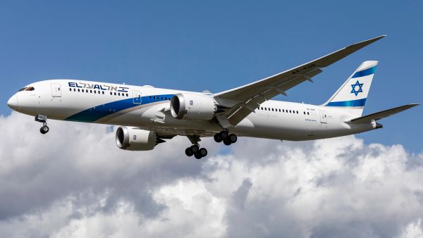 Israel's El Al suspends South Africa route over World Court case. (Benthemouse/ Shutterstock)