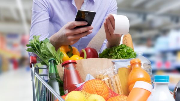 Jordan won't increase prices of essential goods in Ramadan 2024. (Shutterstock) Will Jordan increase prices of essential goods in Ramadan 2024?