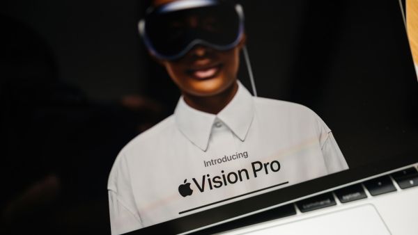Vision Pro. (Shutterstock)