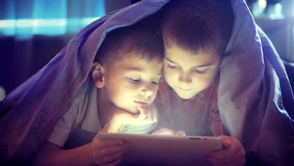 Shutterstock digital reading