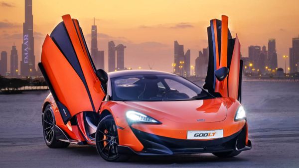أفضل 8 محلات إيجار سيارات في دبي ننصح بتجربتها