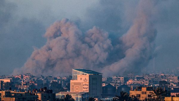 قصف اسرائيلي مكثف على مدينة رفح
