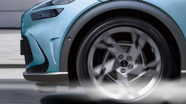AAS technology controls the turbulence generated during high-speed driving by operating variably depending on the vehicle’s speed Hyundai Motor Unveils ‘Active Air Skirt’ Technology to Help Electric Vehicles Go Faster and Farther