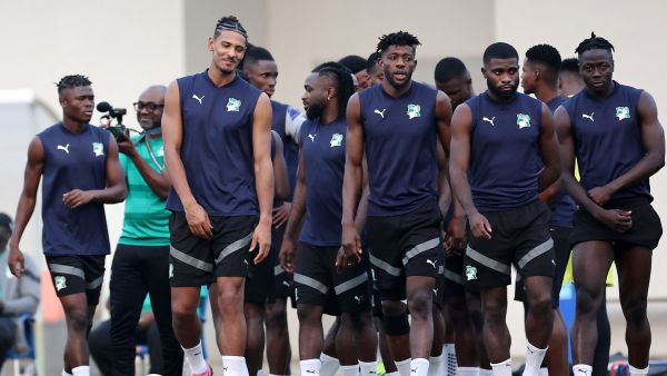 Ivory Coast's players arrive for a training session at the technical highschool stadium in Abidjan on February 10, 2024 on the eve of the 2024 Africa Cup of Nations (CAN) final football match between Ivory Coast and Nigeria. (Photo by FRANCK FIFE / AFP)
