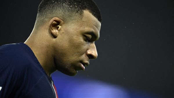 Paris Saint-Germain's French forward #07 Kylian Mbappe is seen during the French Cup last sixteen football match between Paris Saint-Germain (PSG) and Brest (Stade Brestois 29) at the Parc des princes stadium in Paris, on February 7, 2024. (Photo by JULIEN DE ROSA / AFP)