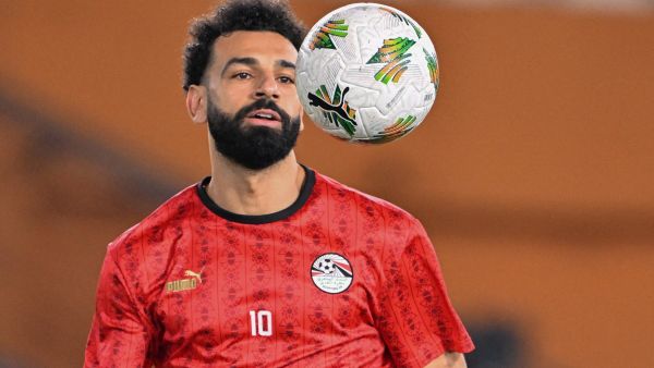 Egypt's forward #10 Mohamed Salah warms up ahead of the Africa Cup of Nations (CAN) 2024 group B football match between Egypt and Ghana at the Felix Houphouet-Boigny Stadium in Abidjan on January 18, 2024. (Photo by Issouf SANOGO / AFP)