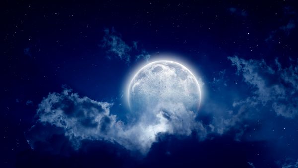 Moon is shrinking in a weird phenomenon, how it will effect us?
