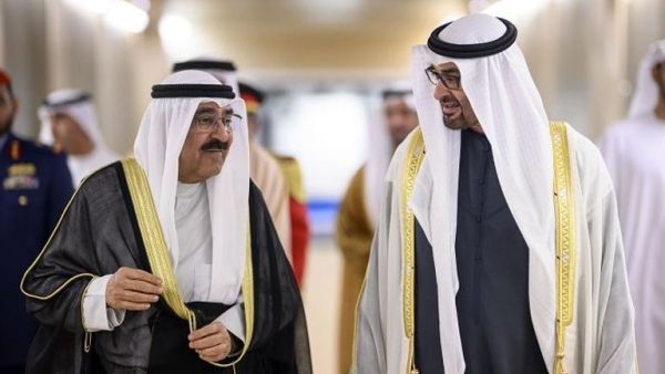 الشيخ محمد بن زايد يستقبل الشيخ مشعل الأحمد الجابر
