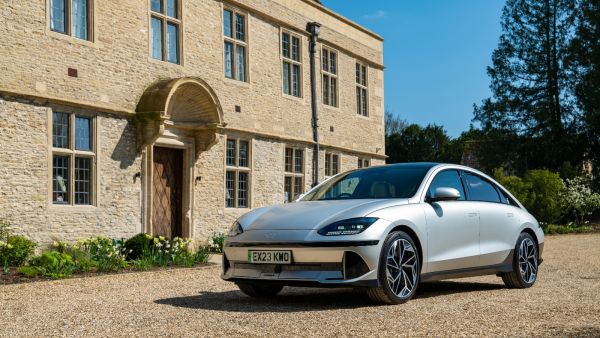 Hyundai IONIQ 6 named Best Family Car at the UK Car of the Year Awards 2024 Hyundai IONIQ 6 named Best Family Car at the UK Car of the Year Awards 2024