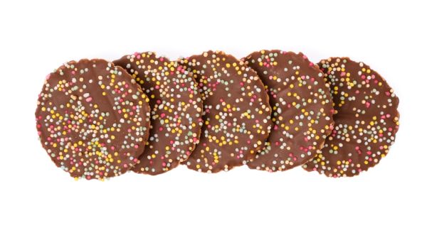 أزرار الشوكولاتة العملاقة المزينة بالفواكه والسكاكر لعيد الأم أزرار الشوكولاتة العملاقة المزينة بالفواكه والسكاكر لعيد الأم