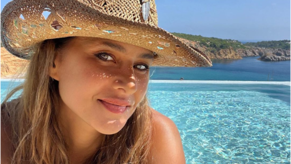 نجمة لمسلسل فراولة..إليكي أجمل إطلالات الفاتنة نيلي كريم