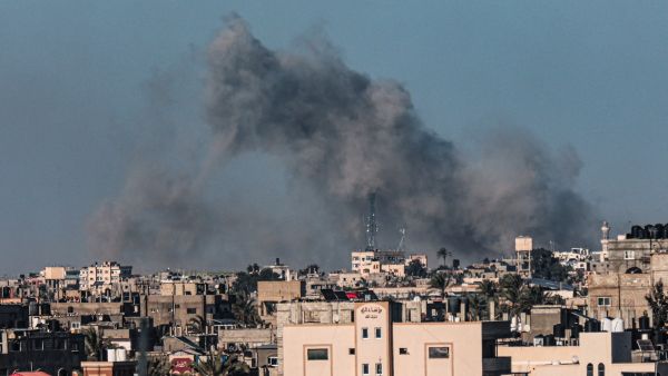 قصف اسرائيلي على مدينة خان يونس جنوب قطاع غزة