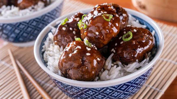 كرات اللحم بصلصة الثوم والعسل كرات اللحم بصلصة الثوم والعسل