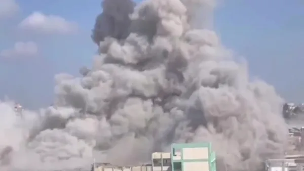 لحظة قصف السوق