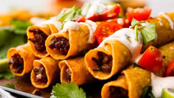 أطباق رمضانية: لفائف التاكو بلحم البقر بديل السمبوسة أطباق رمضانية: لفائف التاكو بلحم البقر بديل السمبوسة