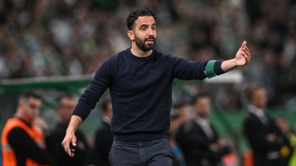 Sporting's coach Ruben Amorim gestures during the Portuguese League football match between Sporting CP and SL Benfica at the Jose Alvalade stadium in Lisbon on April 6, 2024. (Photo by PATRICIA DE MELO MOREIRA / AFP)