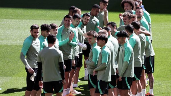 Atletico Madrid players attend a training session on the eve of their UEFA Champions League quarter final first leg football match against Borussia Dortmund at the Metropolitano stadium in Madrid on April 9, 2024. (Photo by Thomas COEX / AFP)