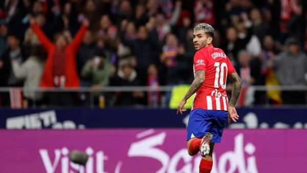 Atletico Madrid's Argentinian forward #10 Angel Correa celebrates scoring his team's second goal during the Spanish league football match between Club Atletico de Madrid and Athletic Club Bilbao at the Metropolitano stadium in Madrid on April 27, 2024. (Photo by OSCAR DEL POZO / AFP)