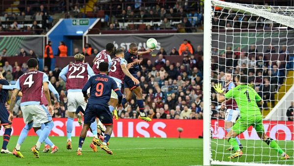 Lille's French defender #18 Bafode Diakite scores the team's first goal during the UEFA Europa Conference League quarter-final first leg football match between Aston Villa and Lille at Villa Park in Birmingham, central England on April 11, 2024. (Photo by JUSTIN TALLIS / AFP)