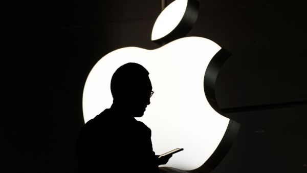 إغلاقات غامضة لحسابات مستخدي آبل دون توضيح من الشركة؟