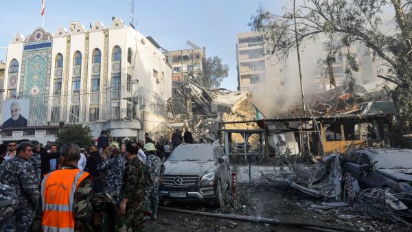 مقتل 7 عسكريين في غارة إسرائيلية على القنصلية الإيرانية في دمشق