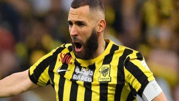 كارثة مدوية يفجرها النجار عن بنزيما بعد سفره لمدريد