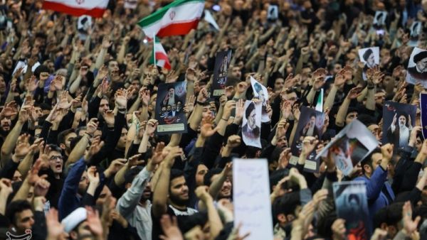 حاخامات يهودية في جنازة إبراهيم رئيسي بطهران  حاخامات يهودية في جنازة إبراهيم رئيسي بطهران