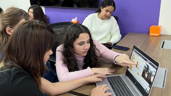 Orange Jordan Kicks off Girls in ICT Hackathon Orange Jordan Kicks off Girls in ICT Hackathon