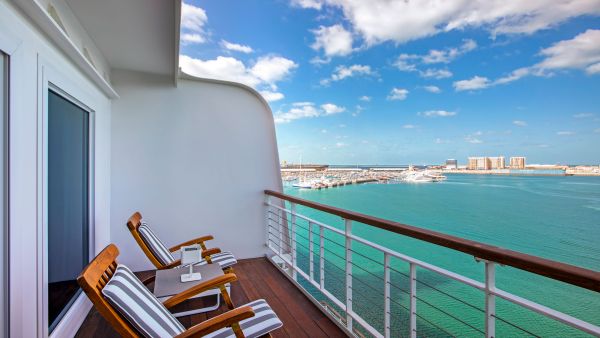 Embrace the Sunshine with Queen Elizabeth 2 Hotel’s  Summer Sea-View Getaway