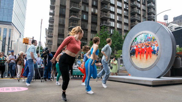 بوابة تربط بين نيويورك ودبلن بوابة تربط بين نيويورك ودبلن